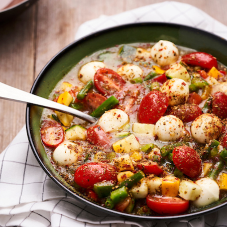 Bocconcini salade met fijne groentjes