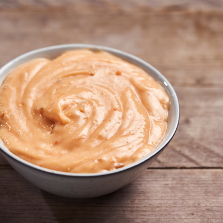 Sauce pour pâtes avec des tomates et du fromage