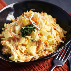 Salade de chou blanc à l'ananas et sauce au curry