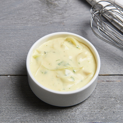 sauce au vin blanc avec une julienne de poireau