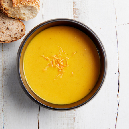 Soupe de carottes avec du curcuma & des oranges