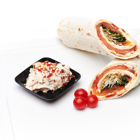 Wrap met gerookte zalm en tomatenmascarpone