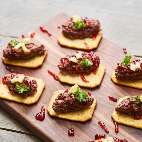 Cracker à la crème de boudin noir